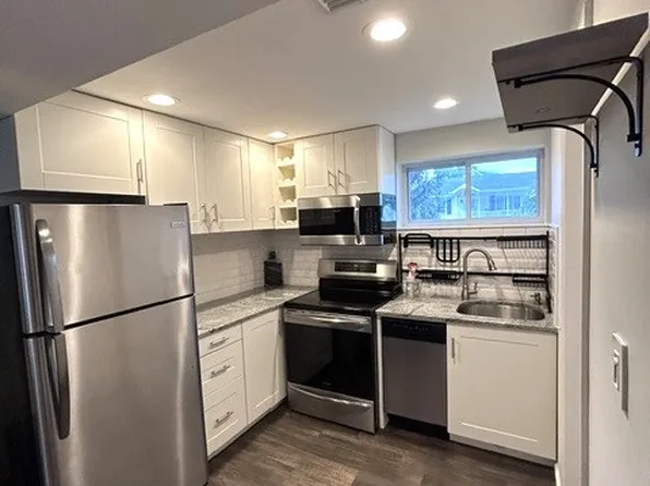(undisclosed Address), Huntington, NY 11743