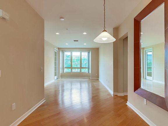 3rd image of 1465 C St Unit 3402