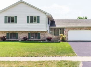 1351 John St, Sycamore, IL 60178