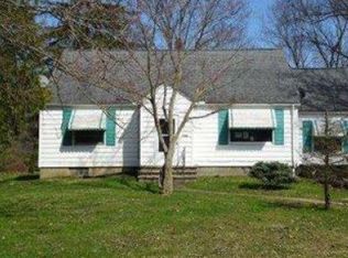 15171 Chamberlain Rd, Grafton, OH 44044