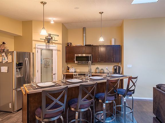 5th image of 416 Hollis Rd