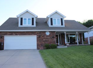 4241 Pinewood Ln, Lincoln, NE 68516