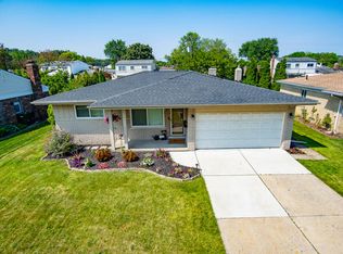 34333 Dryden Dr, Sterling Heights, MI 48312