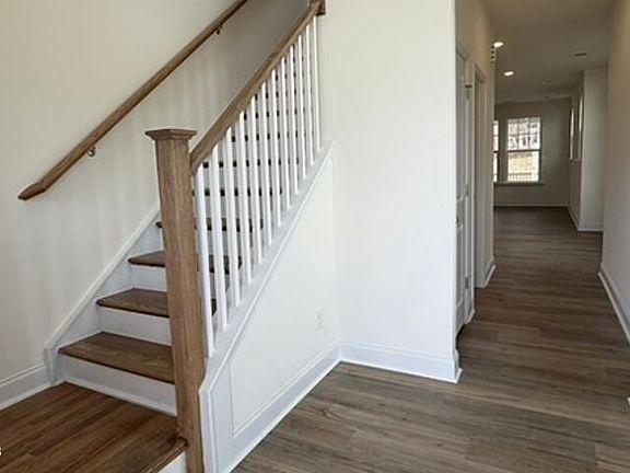 3rd image of 807 Outlaw Ave