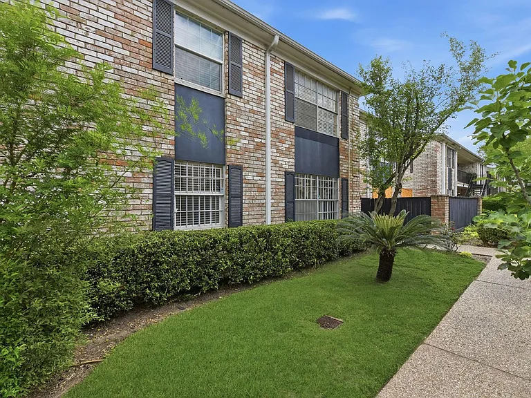 7900 Westheimer Rd #147 — Photo 29
