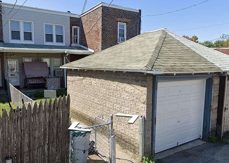 2nd image of 1029 Washington St