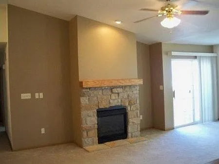 2 bed, 1322 sqft, $1,795 — Photo 3