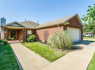 10316 Devin Ln, Hurst, TX 76053