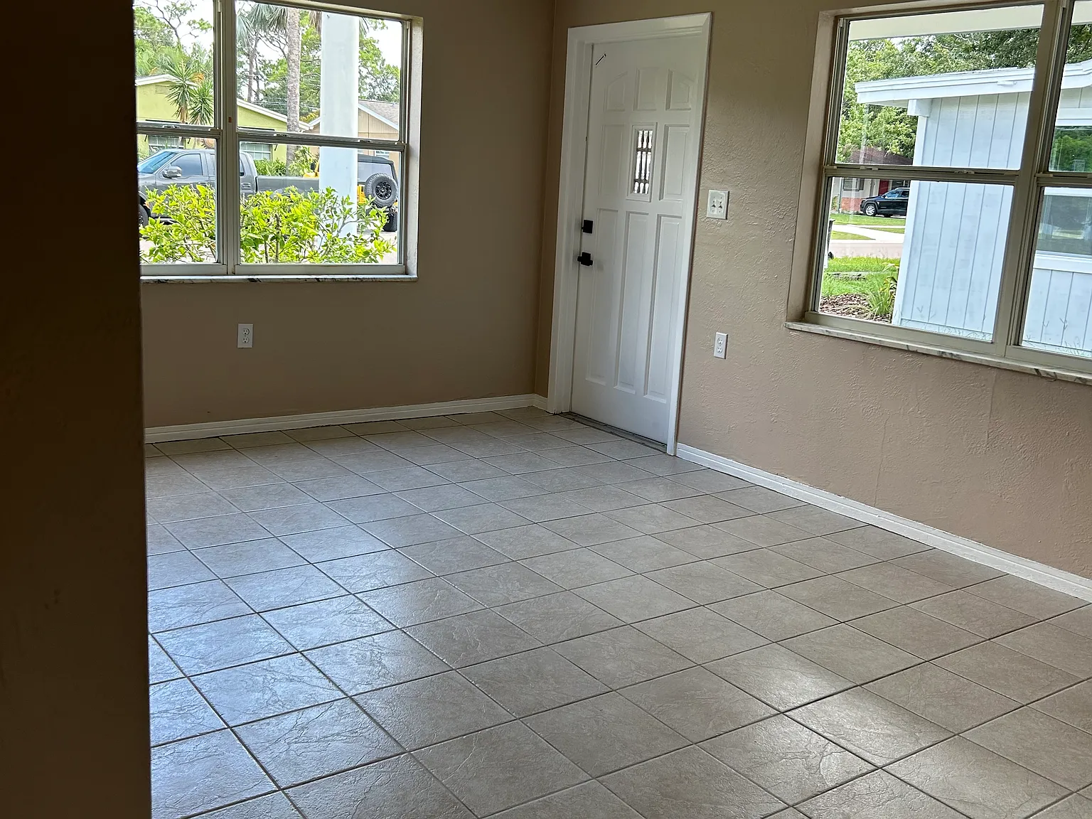 2 bed, 1060 sqft, $1,995 — Photo 4