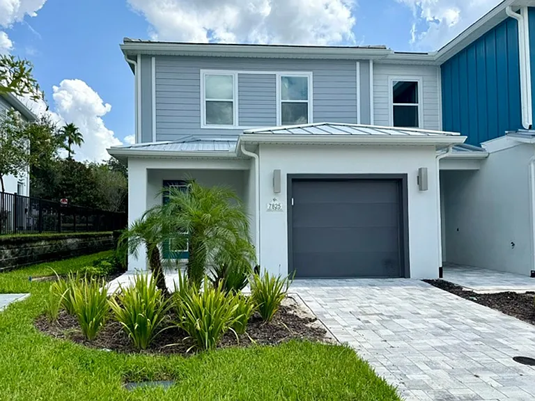 7825 Spectrum Dr — Photo 24