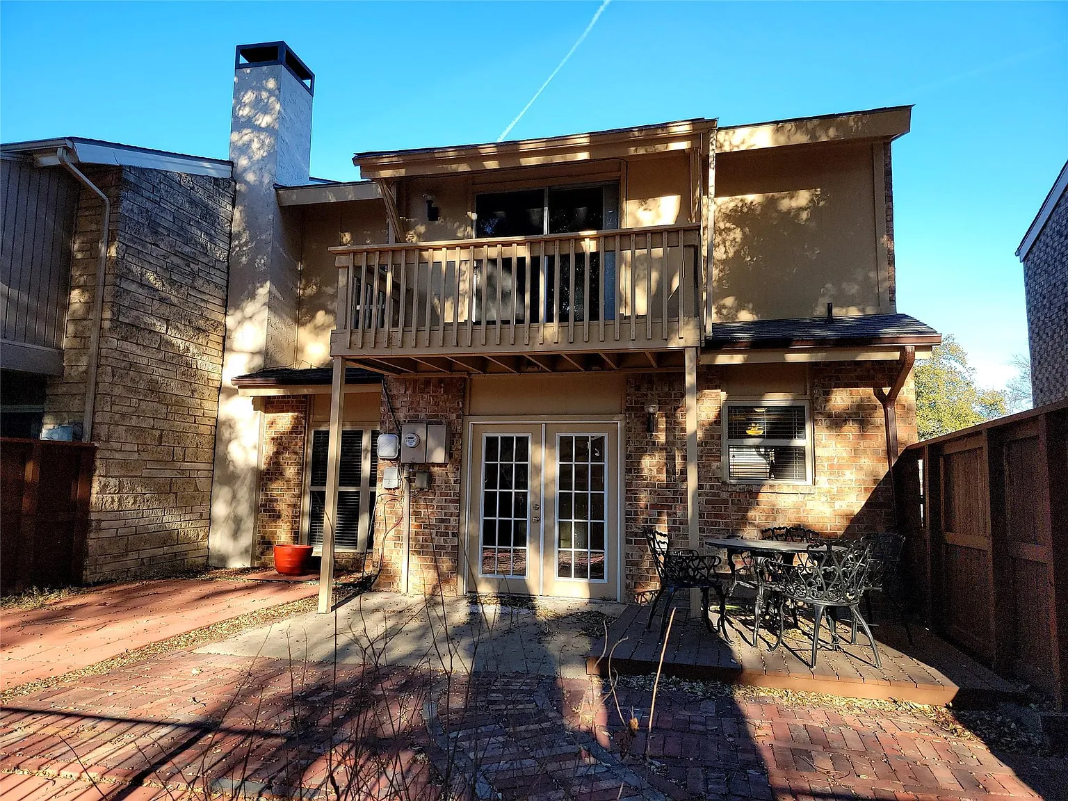 3 bed, 2.5 bath, 1806 sqft, $2,550 — Photo 3