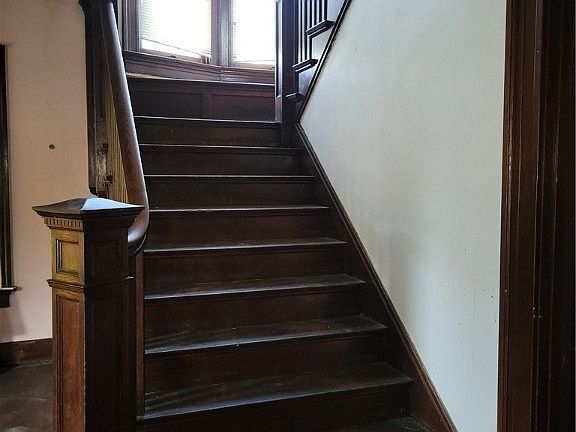 4th image of 1206 Superior Ave