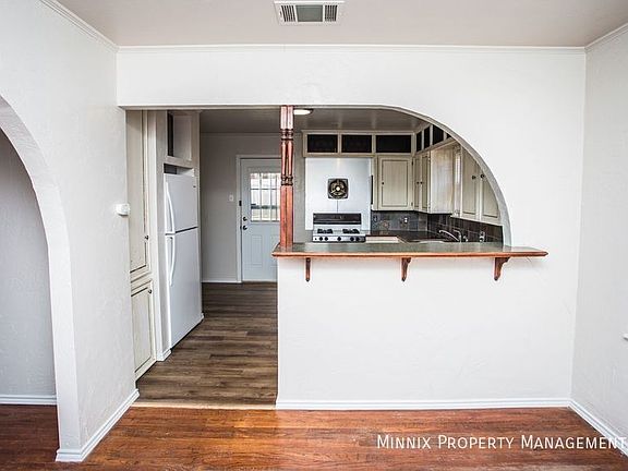 4th image of 2615 45th St