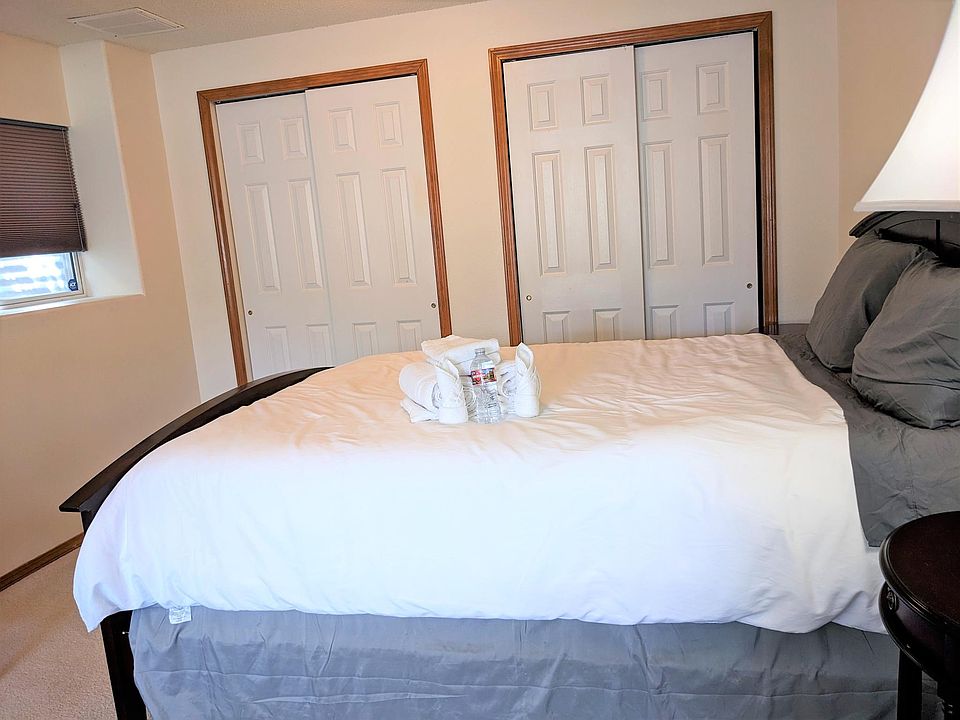 Queen-size bed and 2 closets