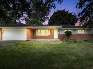 4651 N 110th St, Wauwatosa, WI 53225