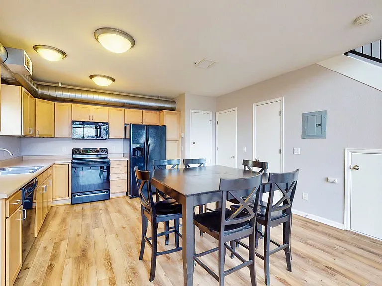 2033 W 30th Ave #C — Photo 8