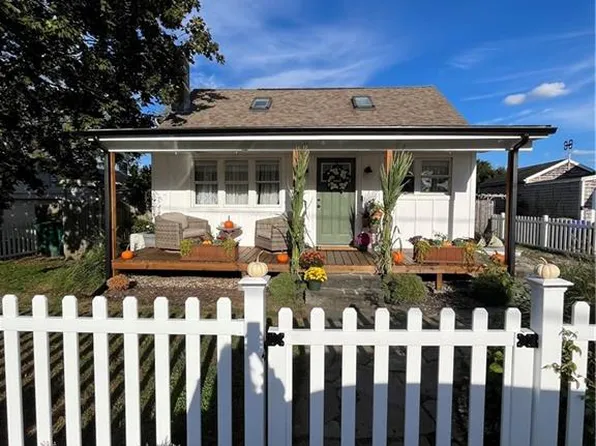 35 Island Ave, Portsmouth, RI 02871
