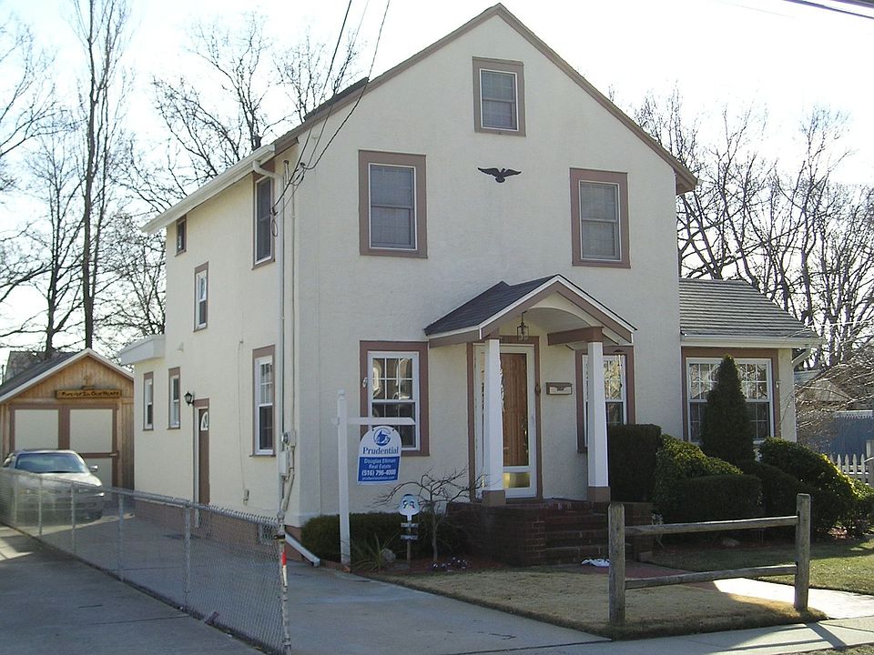 1st image of 140 Buckingham Pl
