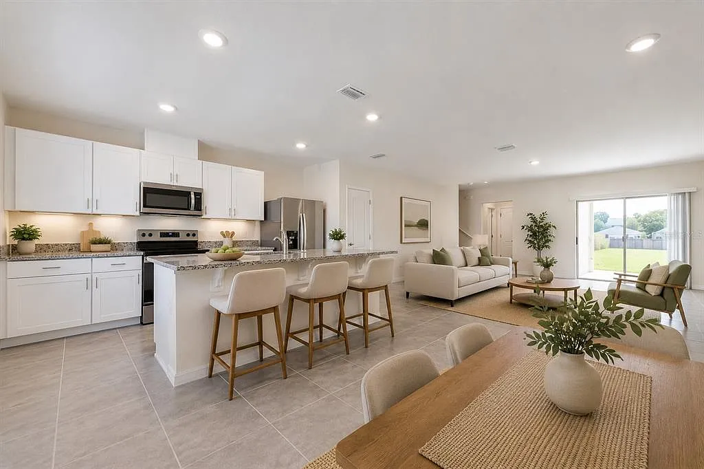 3 bed, 2.5 bath, 1560 sqft, $2,250 — Photo 2
