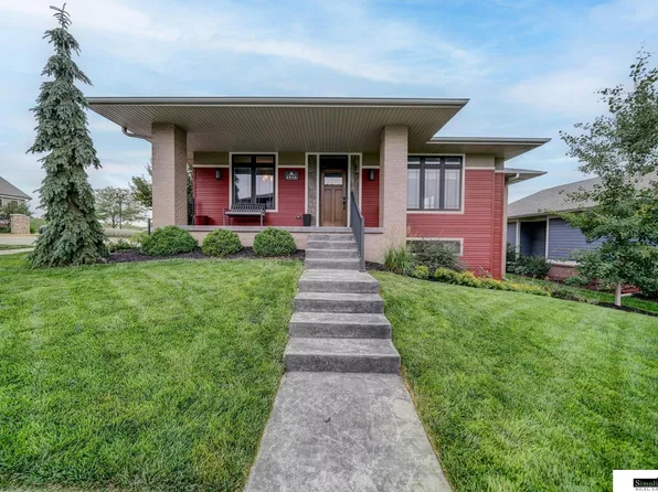 6014 Chartwell Ln, Lincoln, NE 68516