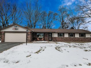 6999 N Braeburn Ln, Glendale, WI 53209