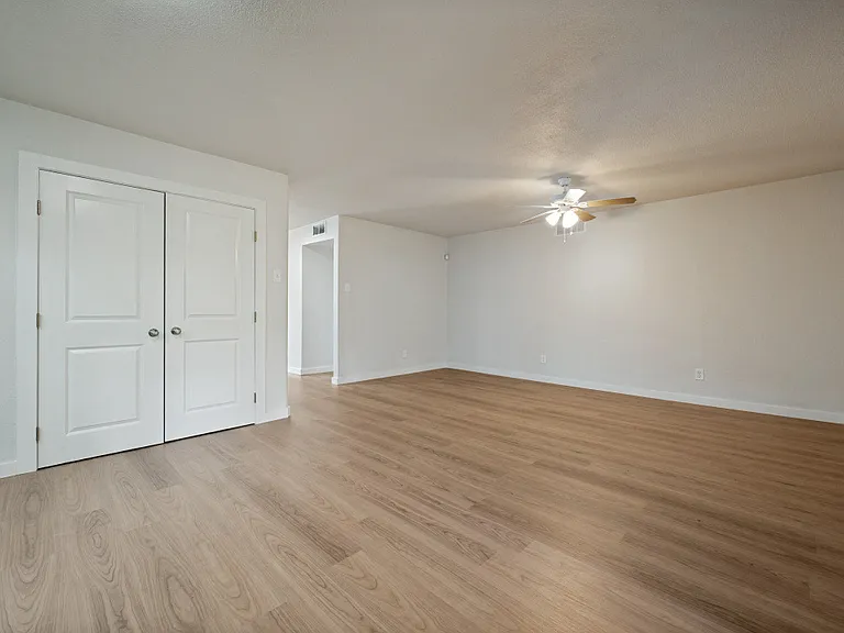 1025 Kingston Dr — Photo 9