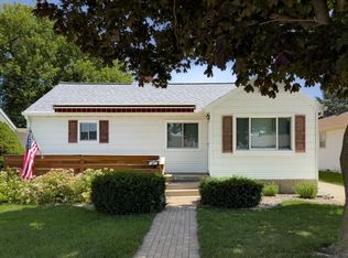 1423 S 31st St, Manitowoc, WI 54220