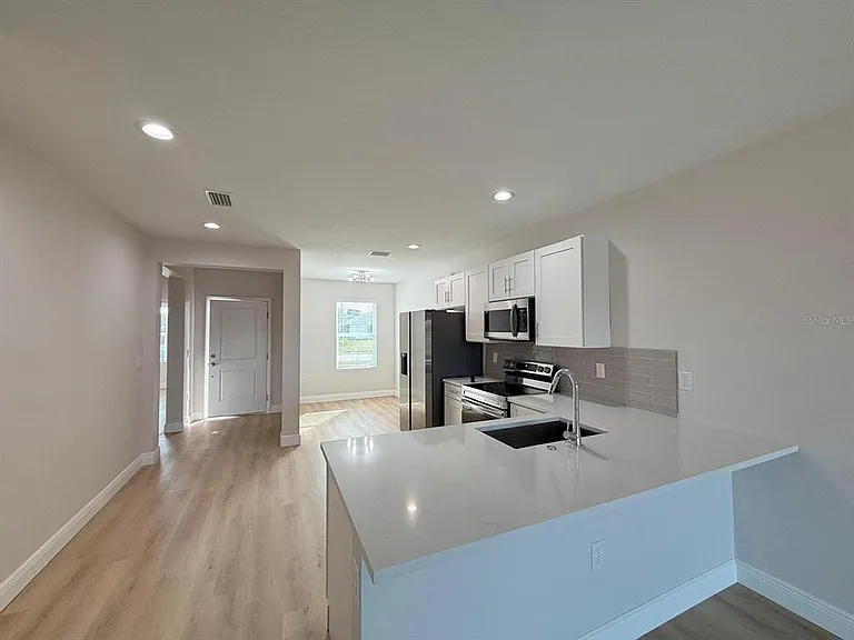 10336 Pendleton Ave — Photo 7