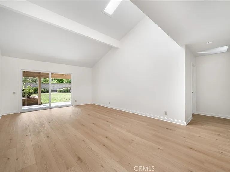 24382 Macedo Dr — Photo 4