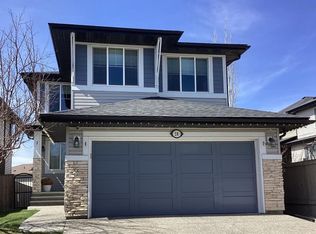 28 E Evansview Mnr NW, Calgary, AB T3P 0J7
