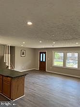 4th image of 902 W Poplar Rd