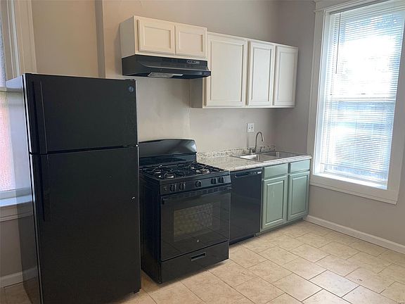 2nd image of 3820 Louisiana Ave