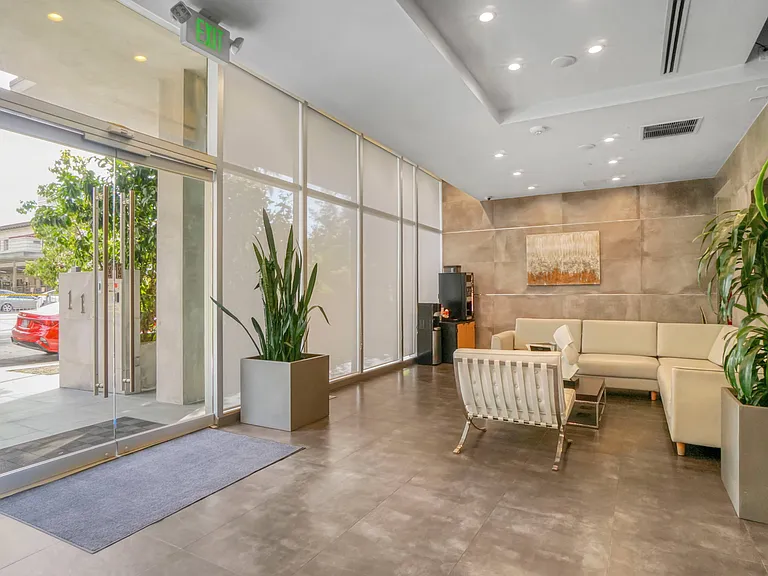 Maia Avira at Glendale — Photo 22