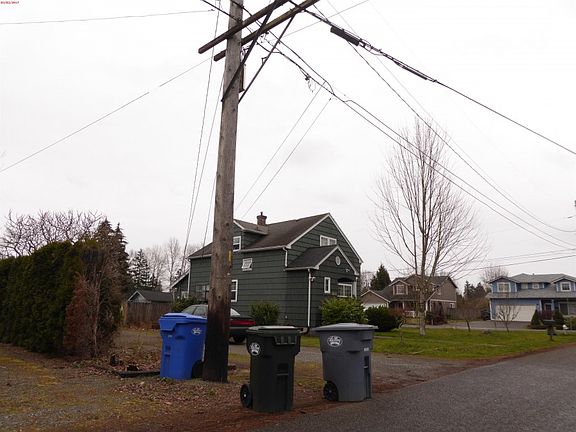 2nd image of 8721 18th Ave E