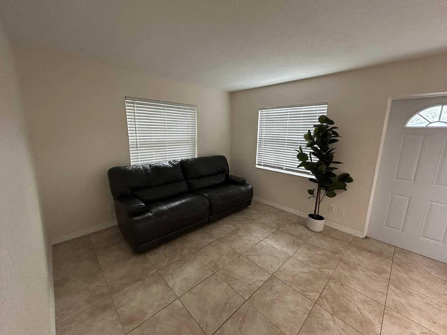"Cozy 1-Bedroom Apartment in St. Petersburg 550 Sq Ft of Comfort & Convenience!" — Photo 4