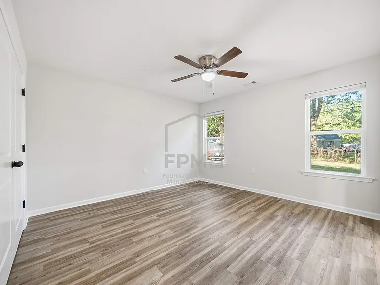 349 N Worthington Dr — Photo 10
