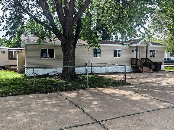 2nd image of 2900 Grand Ave Lot 93
