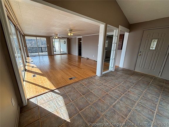 5th image of 3334 Vassar Cir