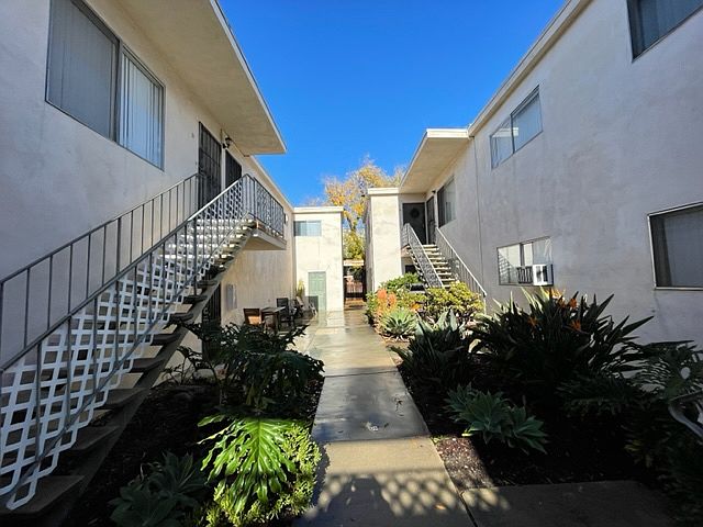 1st image of 3030 Monroe Ave #9