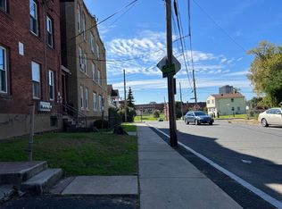 32 Center St, Hartford, CT 06120