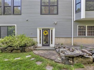 22 Lauro Ridge Ct, Mahopac, NY 10541