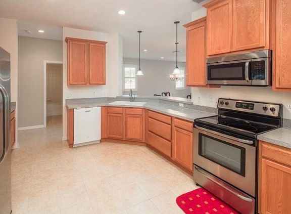 3rd image of 1458 Innsbruck Ct
