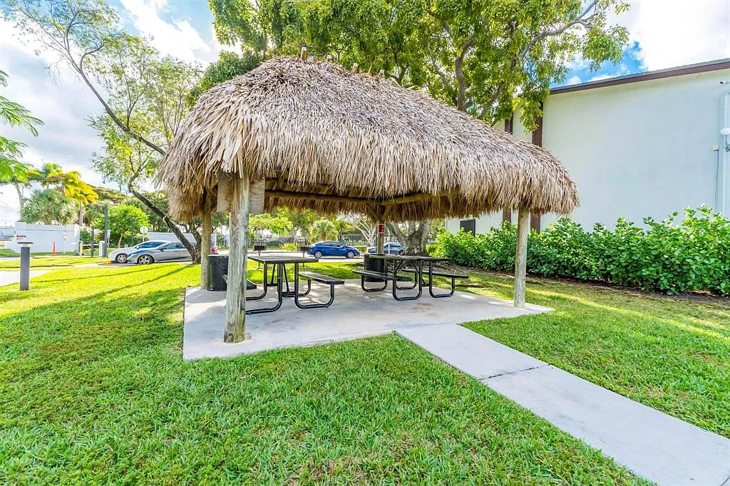 2 bed, 880 sqft, $2,050 — Photo 4