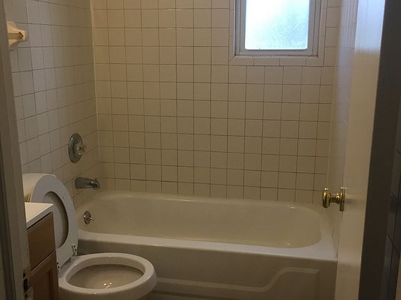 3rd image of 13605 Greystone Ave