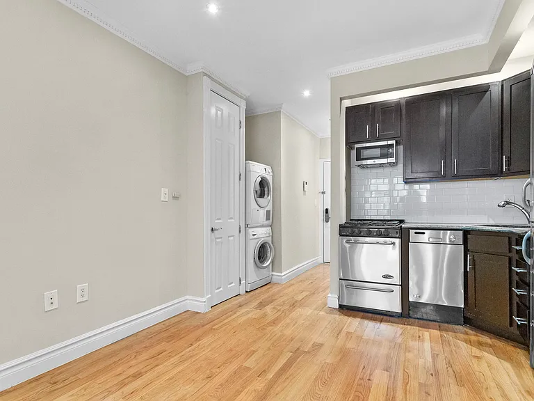 336 E 81st St #4G — Photo 5