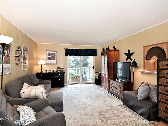 3rd image of 920 Beau Dr Unit 307