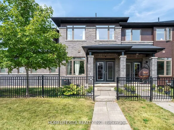 12 Shay Ln, Hamilton, ON L9G 0G5