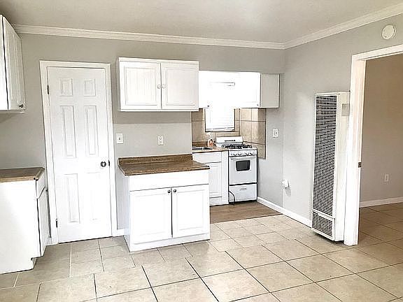 5th image of 44222 Cedar Ave