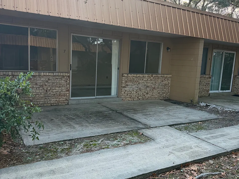 76 4th Ave #7