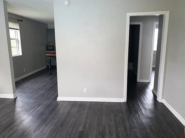 2311 Oak Ct — Photo 6